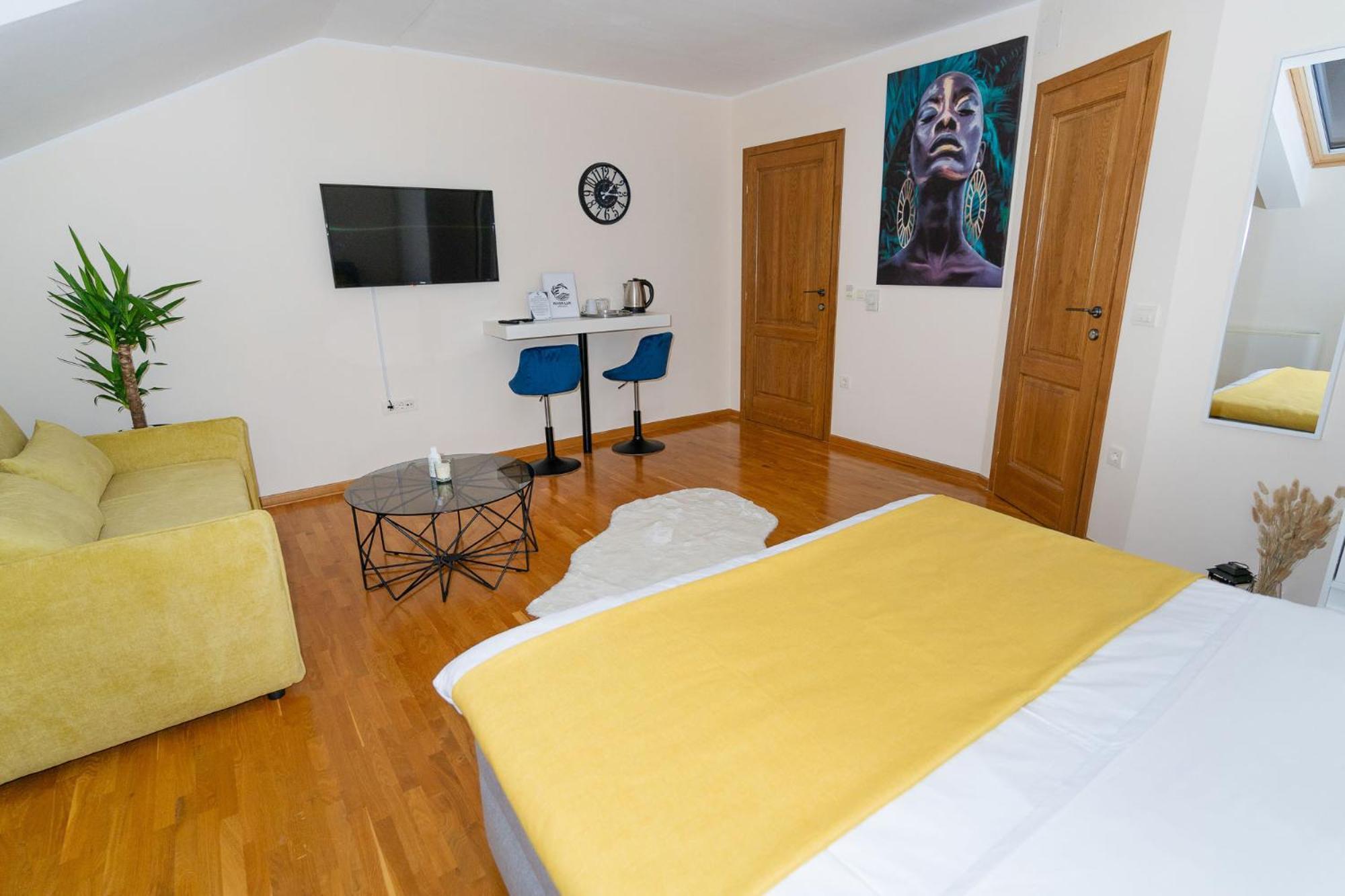 Mini Riverlux Apartment